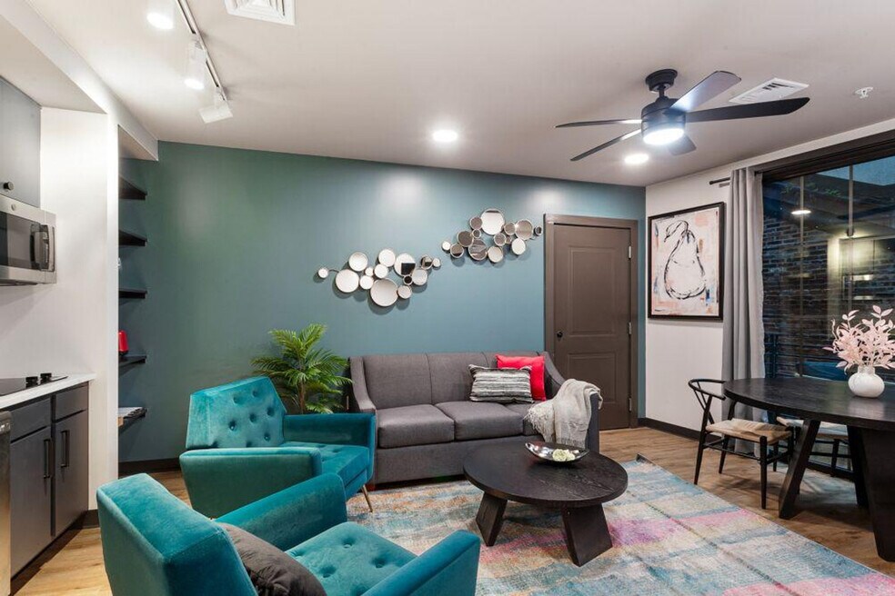 611 Commerce St unit ID1267097P, New Orleans, LA 70130 - photo 1