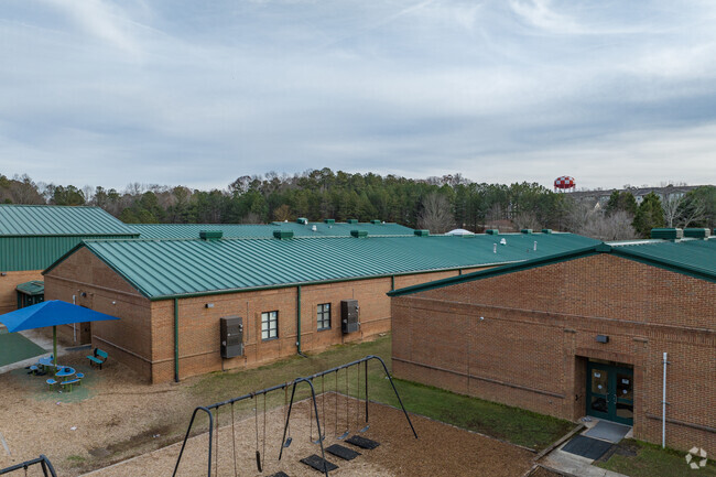 Dunleith Elementary School scores an 8 out of 10 on GreatSchools.