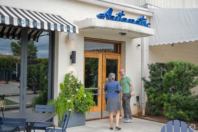 A local favorite in the Lakeview District is Automatic Seafood and Oysters.