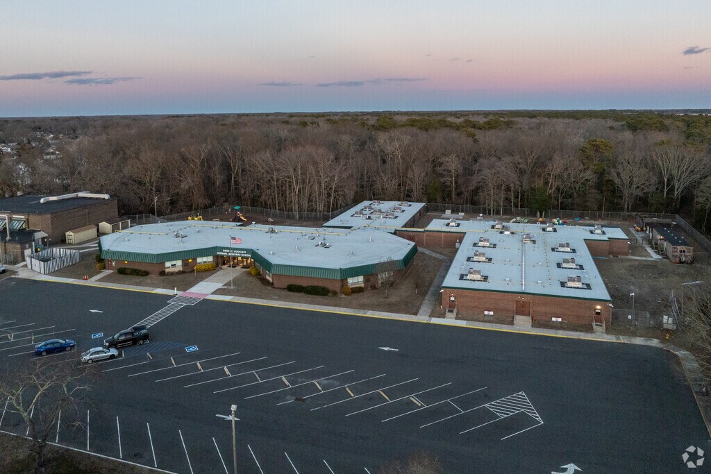 David C. Douglass Veterans Memorial School has a student-teacher ratio of 9-1.