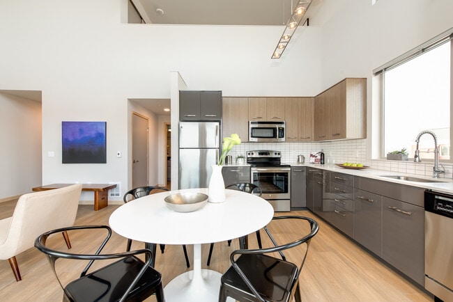 Zephyr Apartments: Elevated Living in the Heart of Capitol Hill, Seattle, WA 98102 - photo 2