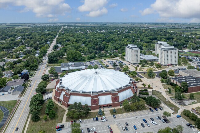 CEFCU Arena brings live music to Kingsridge every summer.