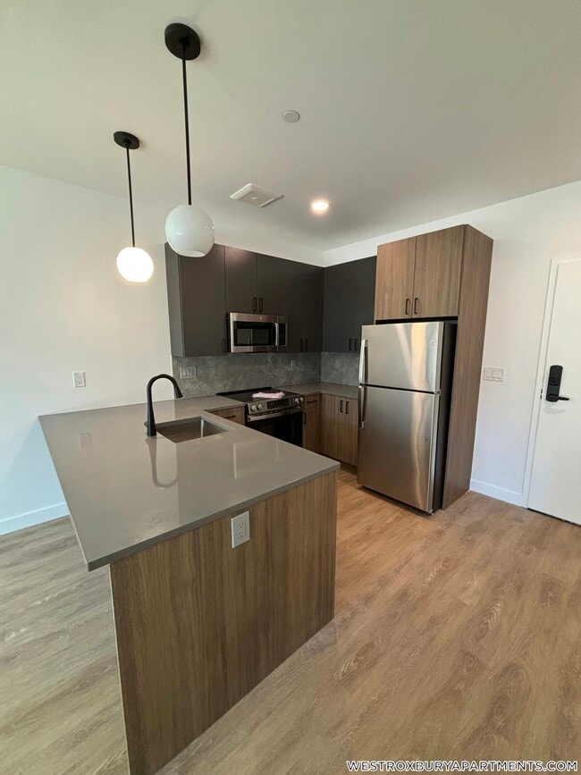 199 Gardner St Unit 202, Boston, MA 02132