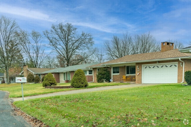 Many of the ranch-style homes have attached garages in West Peoria.