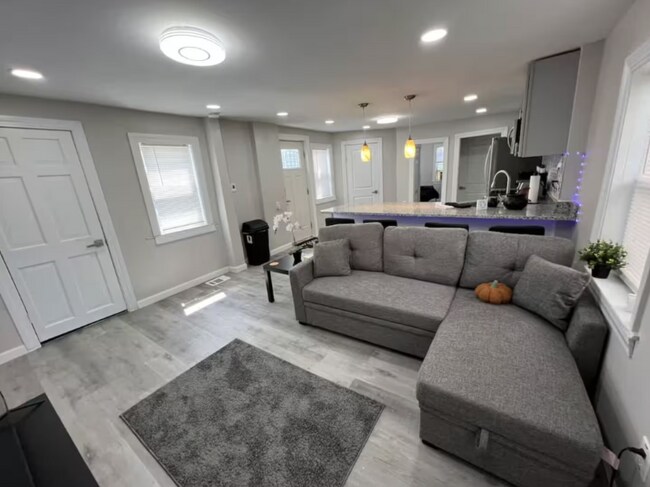 14 Lathrop St unit 1, Salem, MA 01970 - photo 6