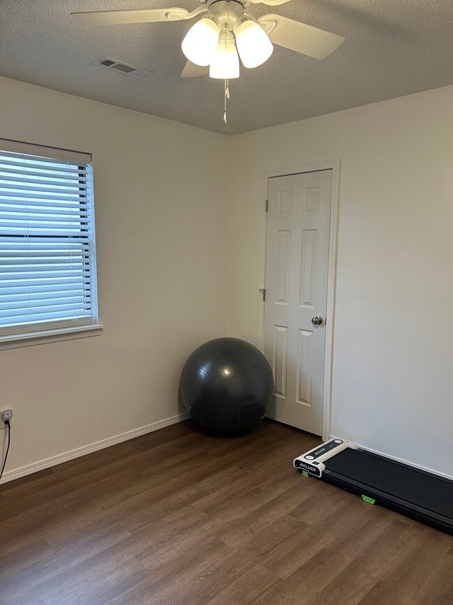 1105 S 26th St, Rogers, AR 72758 - photo 7