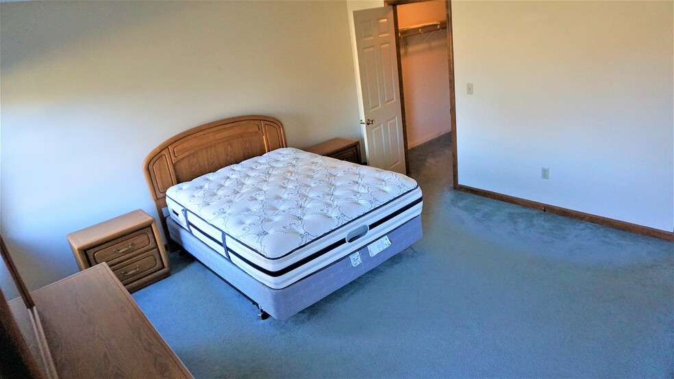 217 Deer Run Trail unit 217, Manchester, CT 06042 - photo 1