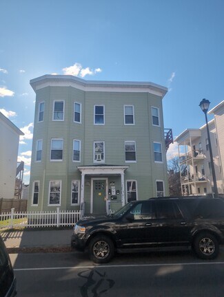 367 Spruce St Unit 1, Manchester, NH 03103