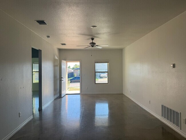 1801 Emma Naylor Ct unit B, Harker Heights, TX 76548 - photo 4