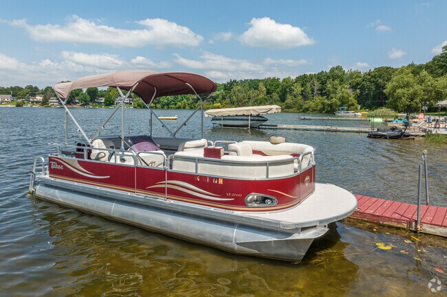 With multiple lakes located in Rockford, Michigan, boating is a popular pastime.