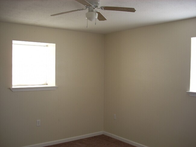 3513 Golden Dr, Chalmette, LA 70043 - photo 5