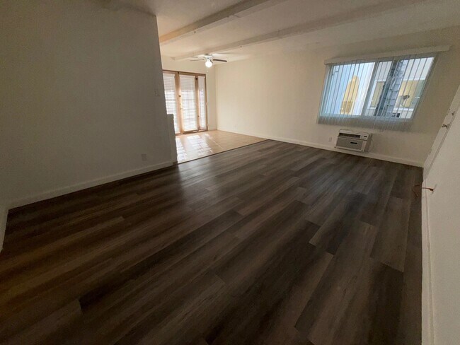 21809 Lanark St unit 17, Canoga Park, CA 91304 - photo 6