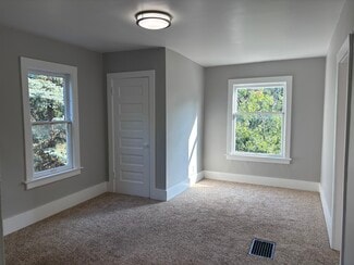 829 Park St SW Unit 2, Grand Rapids, MI 49504