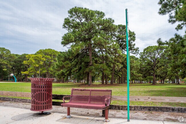 Residents of Vista Verde have easy access to public transportation.