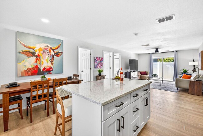 310 W Warren Ave unit ID1372309P, Tampa, FL 33602 - photo 4