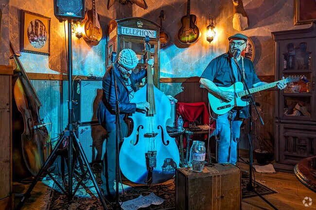 Relax with live music at Hayes' Public House in downtown Buffalo,