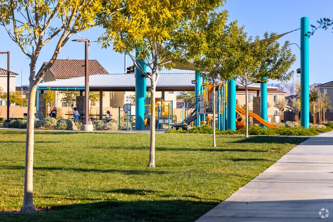 Deer Springs residents have access to a variety of outdoor recreational areas within walking distance.