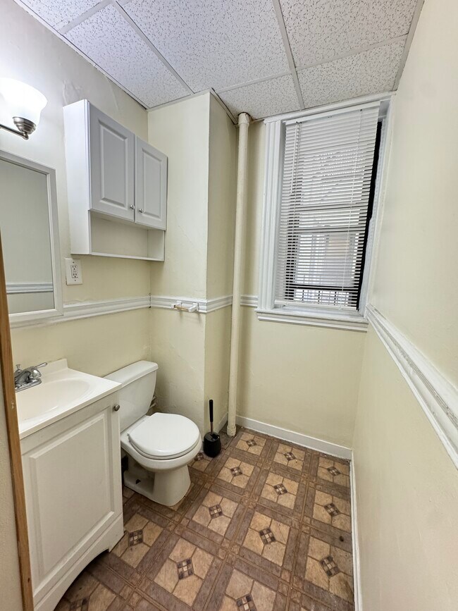 390 Riverway unit 12, Boston, MA 02115 - photo 4