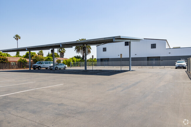 Bud Carson Middle School in Hawthorne, CA has plenty of parking for teachers.