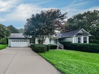 247 Clayton Pointe Dr, Clayton, NC 27520