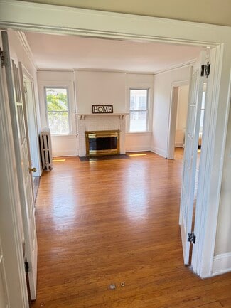 135 Dover Rd Unit 137 Dover Road, West Hartford, CT 06119