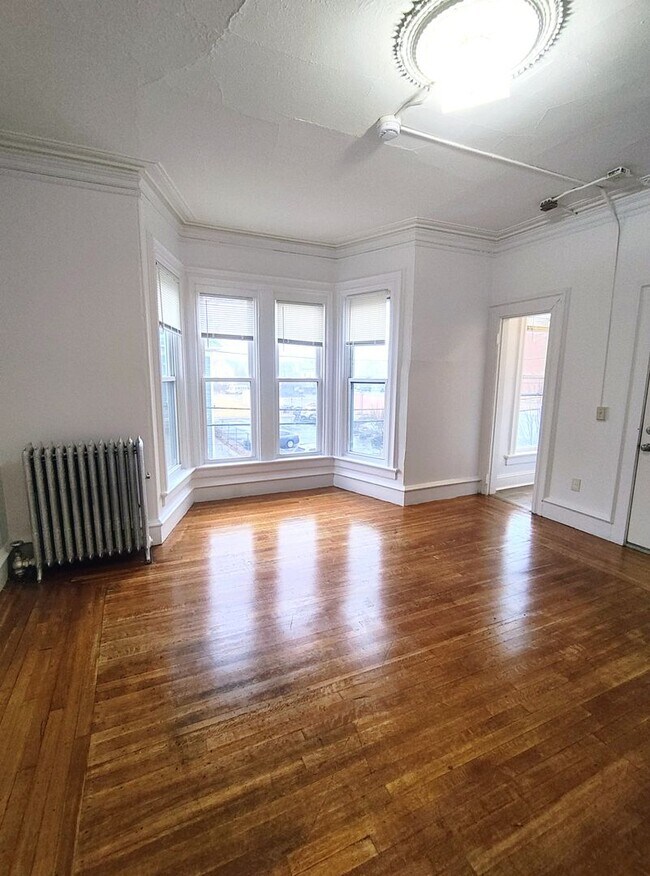 50 Common St unit 5, Providence, RI 02908 - photo 6