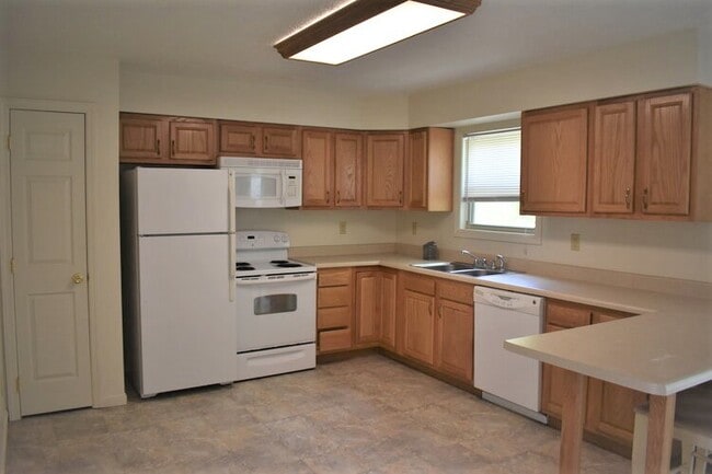Stewart Street Apartments, Morgantown, WV 26505 - photo 7