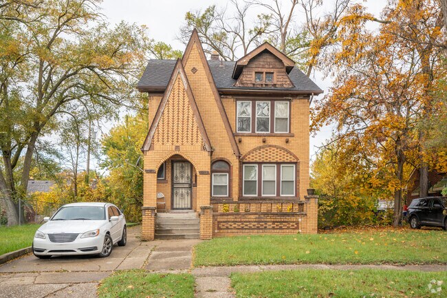 Tudor homes are nestled into Hubbell-Lyndon.