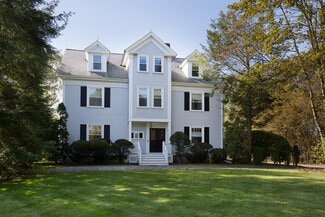 352 Thoreau St, Concord, MA 01742