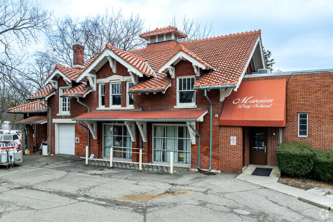 Mansion Day School is located  in Woodland Park, Columbus Ohio.