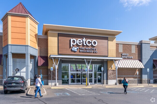Petco provides pet supplies for Keizer residents.