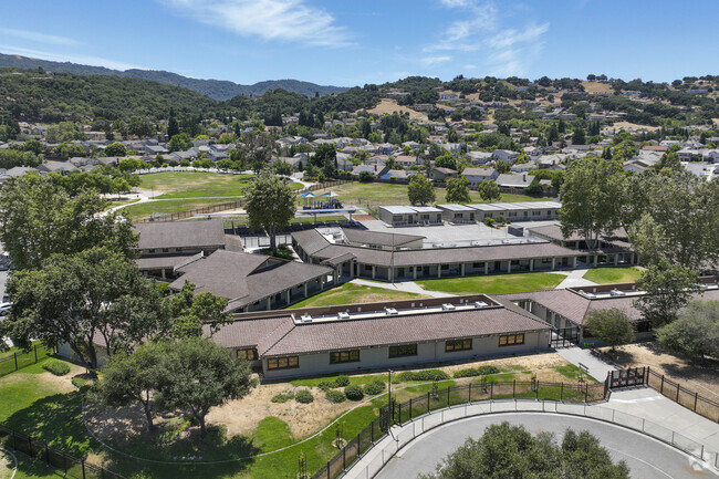 Luigi Aprea Elementary School has a great campus.