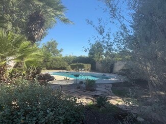 8552 Woodley Ave, North Hills, CA 91343