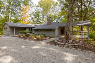 272 Drake Rd, Pleasant Valley, NY 12569