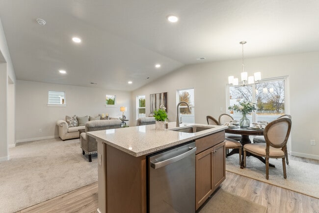 1908 Oak Road St unit 37506426, Moses Lake, WA 98837 - photo 7