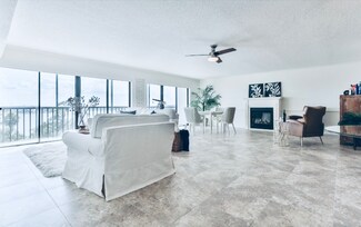 944 S Peninsula Dr, Daytona Beach, FL 32118