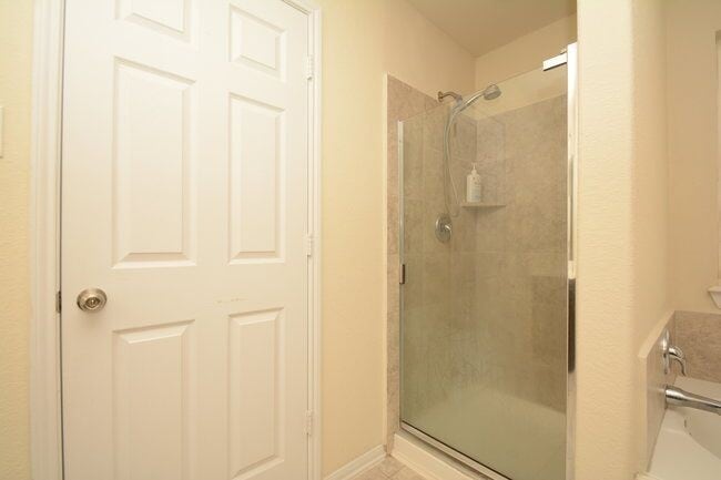 2214 Forest Floor Ct, Rosenberg, TX 77471 - photo 3
