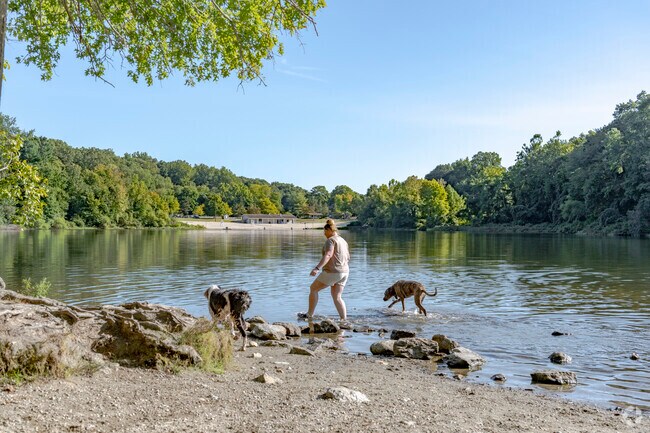 End your day at Lake Mohegan for a hike or swim in Stratfield Village.