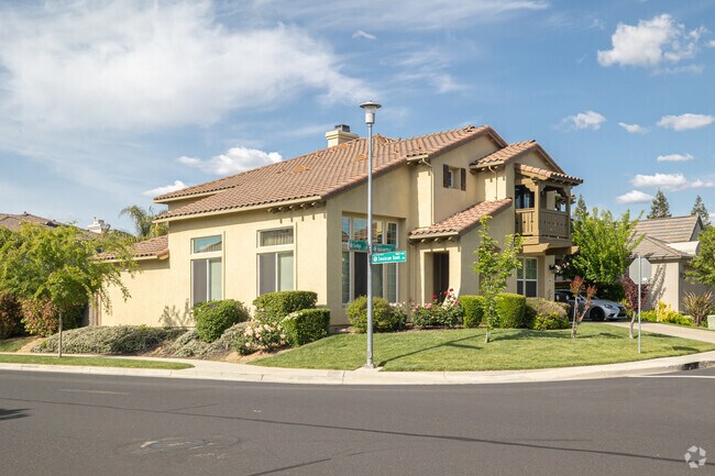 This style of home is very popular in Laguna Stonelake.