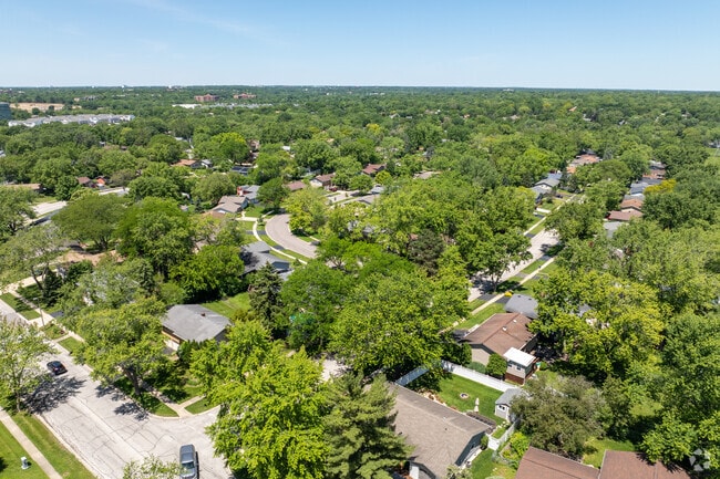 Summerhill Park is located in the western suburbs of Chicago.