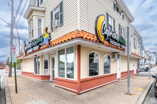 Caprichos Antioquenos Bakery Exterior