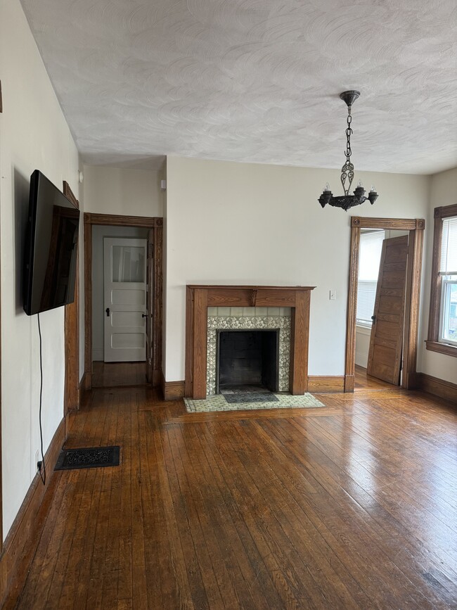 21 Lafayette St Unit 2nd Fl Unit A, Springfield, MA 01109