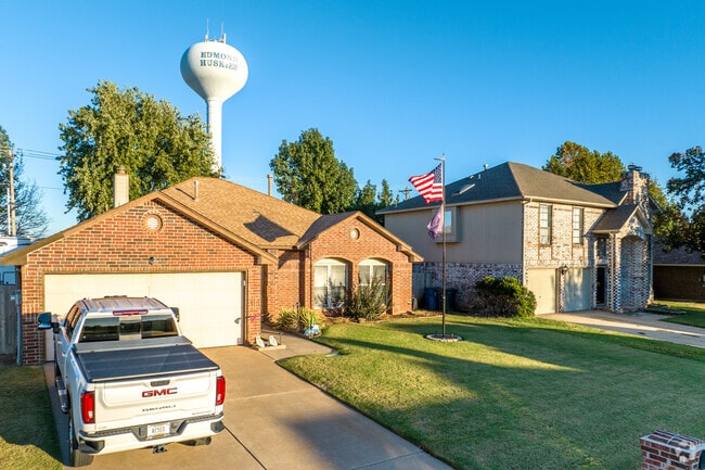 A row of beautiful traditional-style homes in the Homestead-Edmond neighborhood.