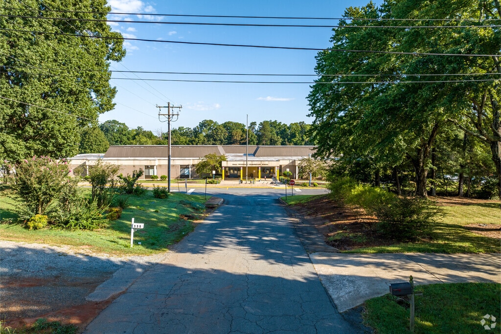 The Hall-Woodward Elementary School encourages students to reach their full potential.