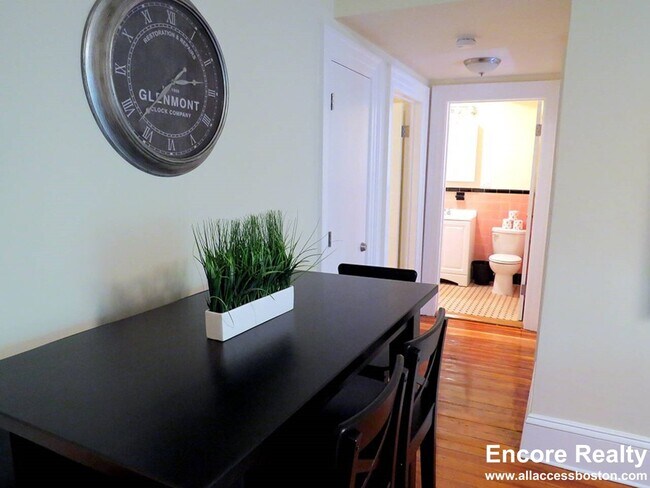 1463 Beacon St unit 10, Brookline, MA 02446 - photo 6
