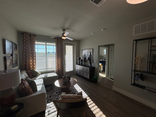 425 El Rio St unit b2, San Marcos, TX 78666 - photo 7