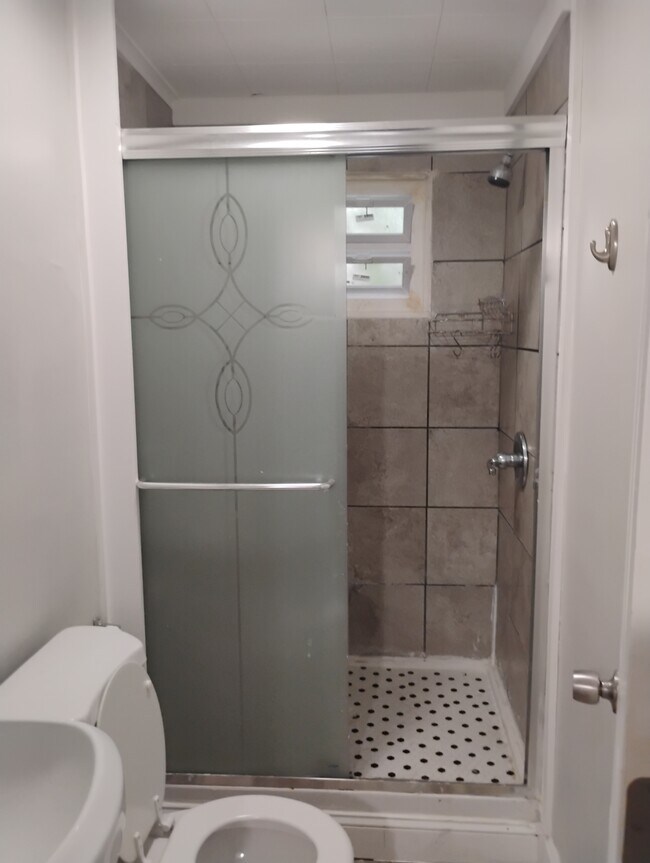 2546 E Dauphin St, Philadelphia, PA 19125 - photo 7