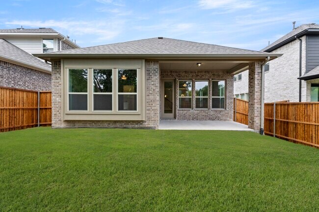 25_26. 3622 Finnian - Back.jpg