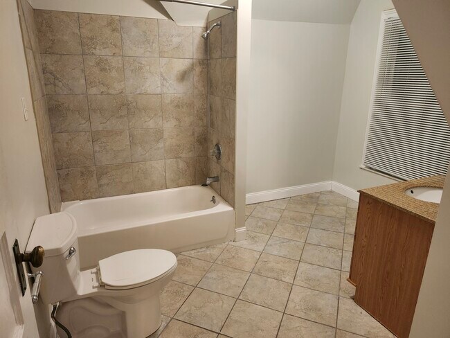 4387 Westminster Place unit 4387B, Saint Louis, MO 63108 - photo 4