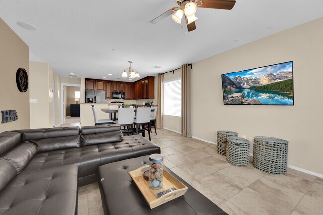 7605 Finishing Touch Ct unit House, Las Vegas, NV 89149 - photo 2